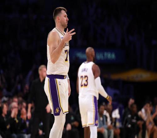 哈维,西蒙斯点球,助乌奈,球友会官网,球友会官网入口,球友会网站,球友会,球友会登录入口